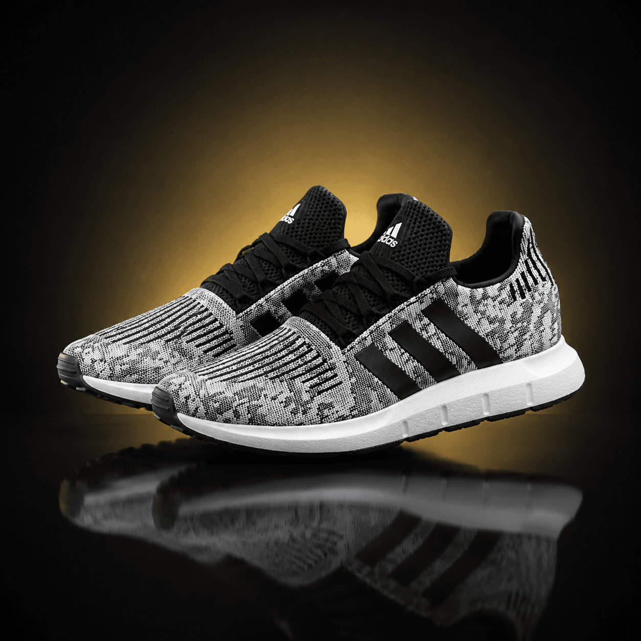 Swift Run 1.0 Black White