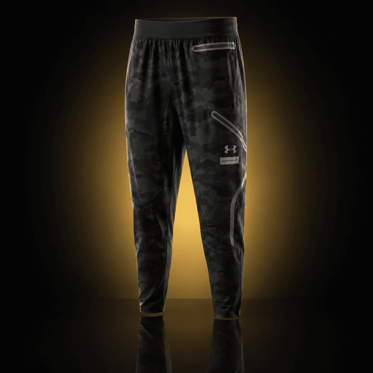 Pantalón Under Armour negro camuflado
