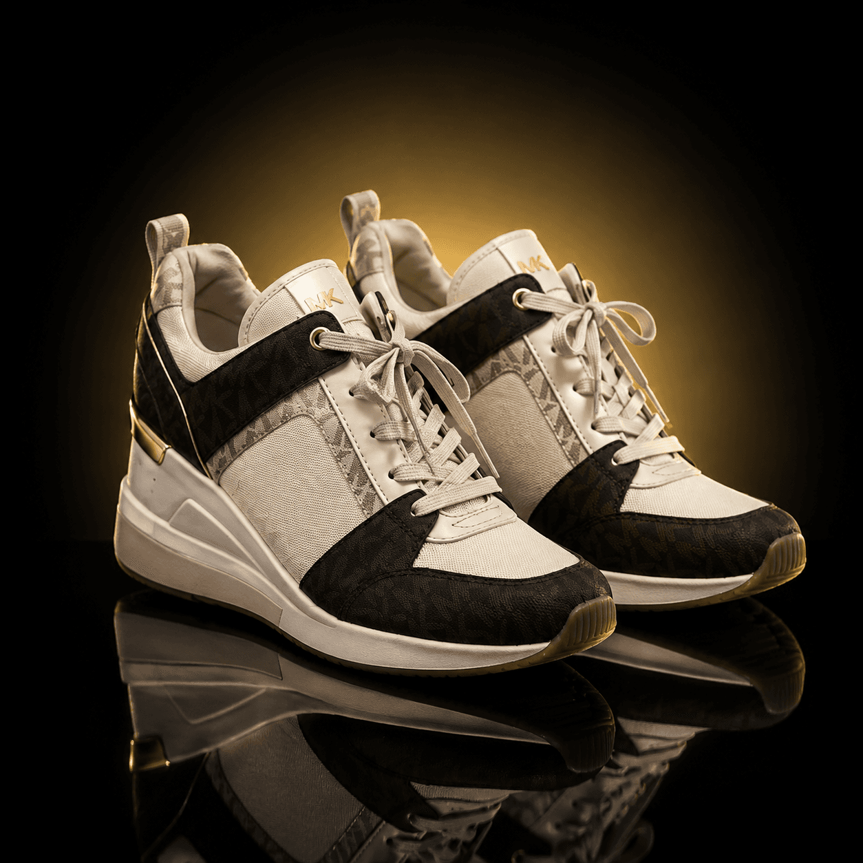Par de zapatillas MK de cuña
