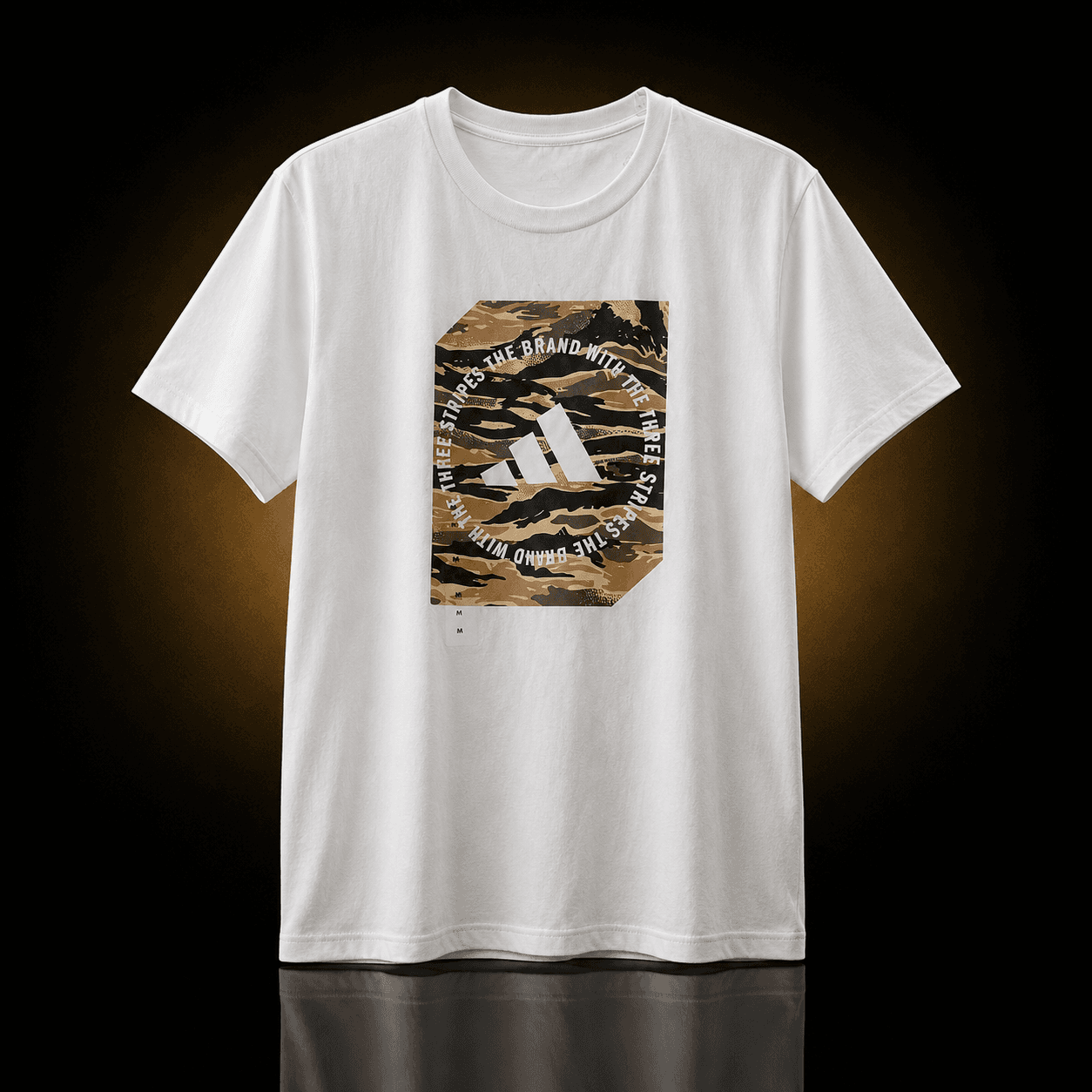 Camiseta Adidas blanca con camuflaje